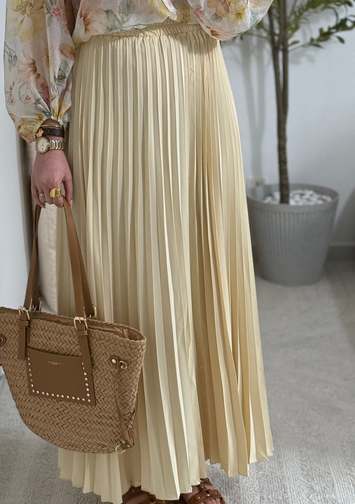 Jupe plissée jaune pastel