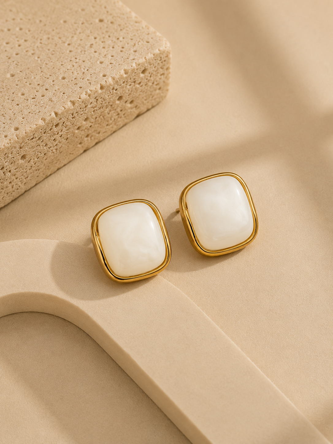 Boucles d’oreilles Ossa blanche