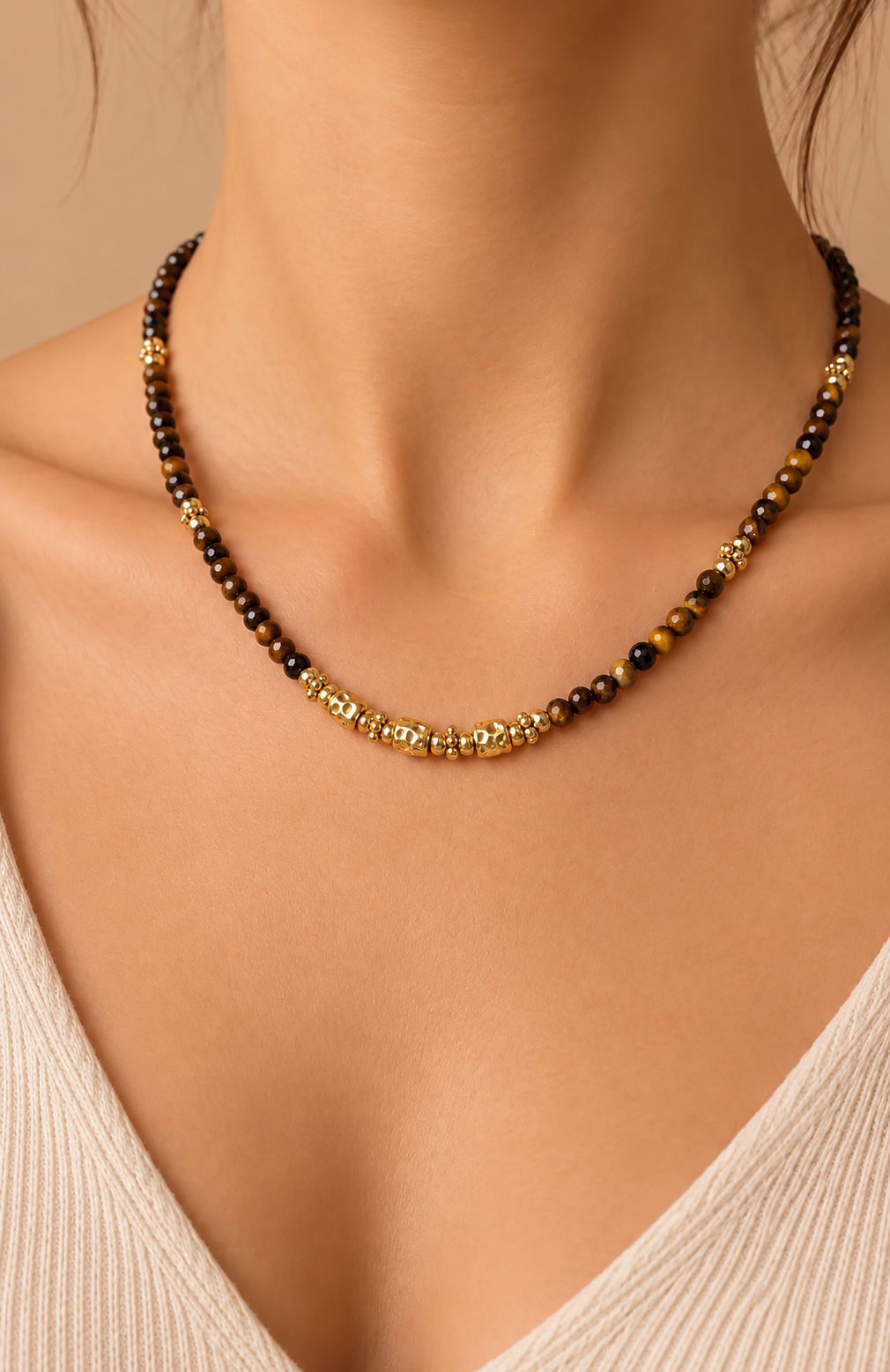 Collier Nohela